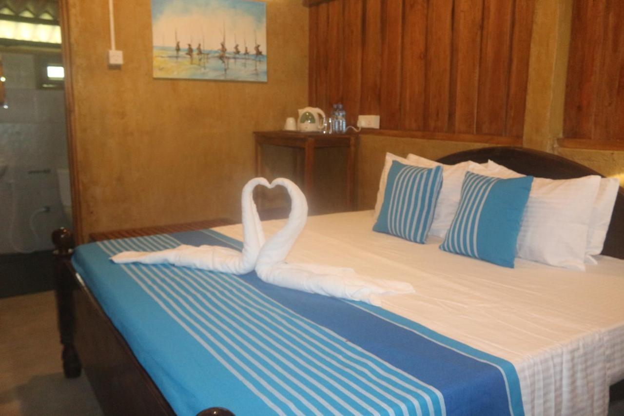 Beach Rip Rap Cabana And Guest Galle Exterior foto