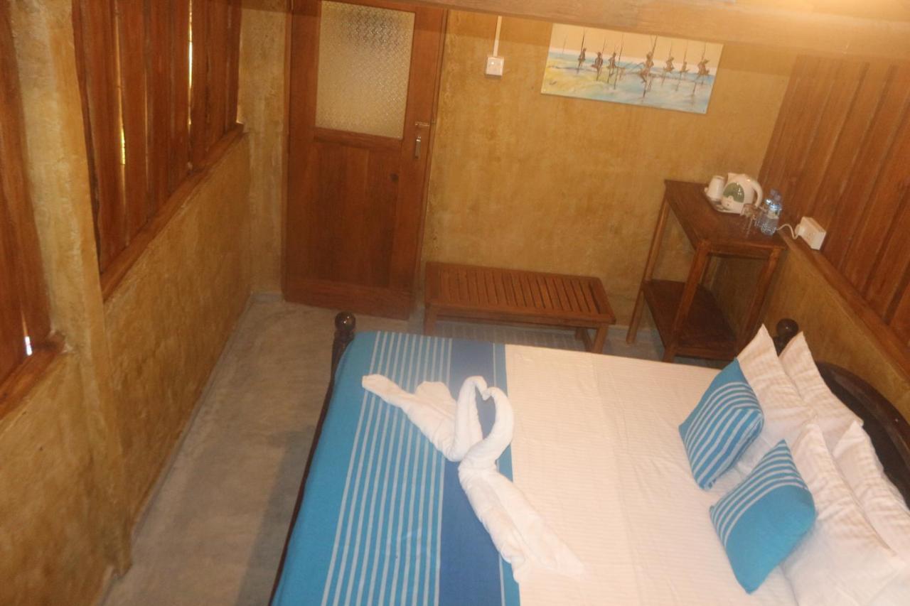 Beach Rip Rap Cabana And Guest Galle Exterior foto