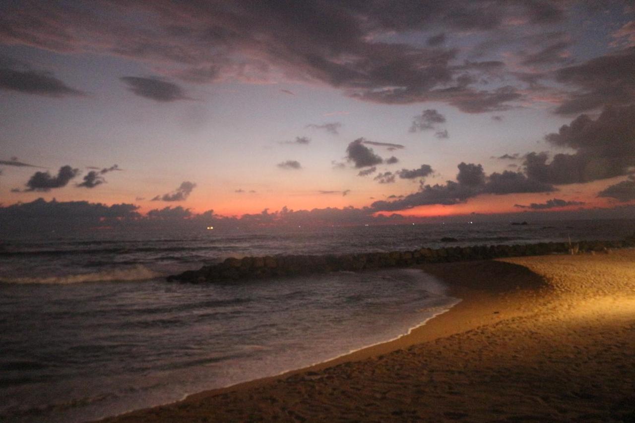 Beach Rip Rap Cabana And Guest Galle Exterior foto