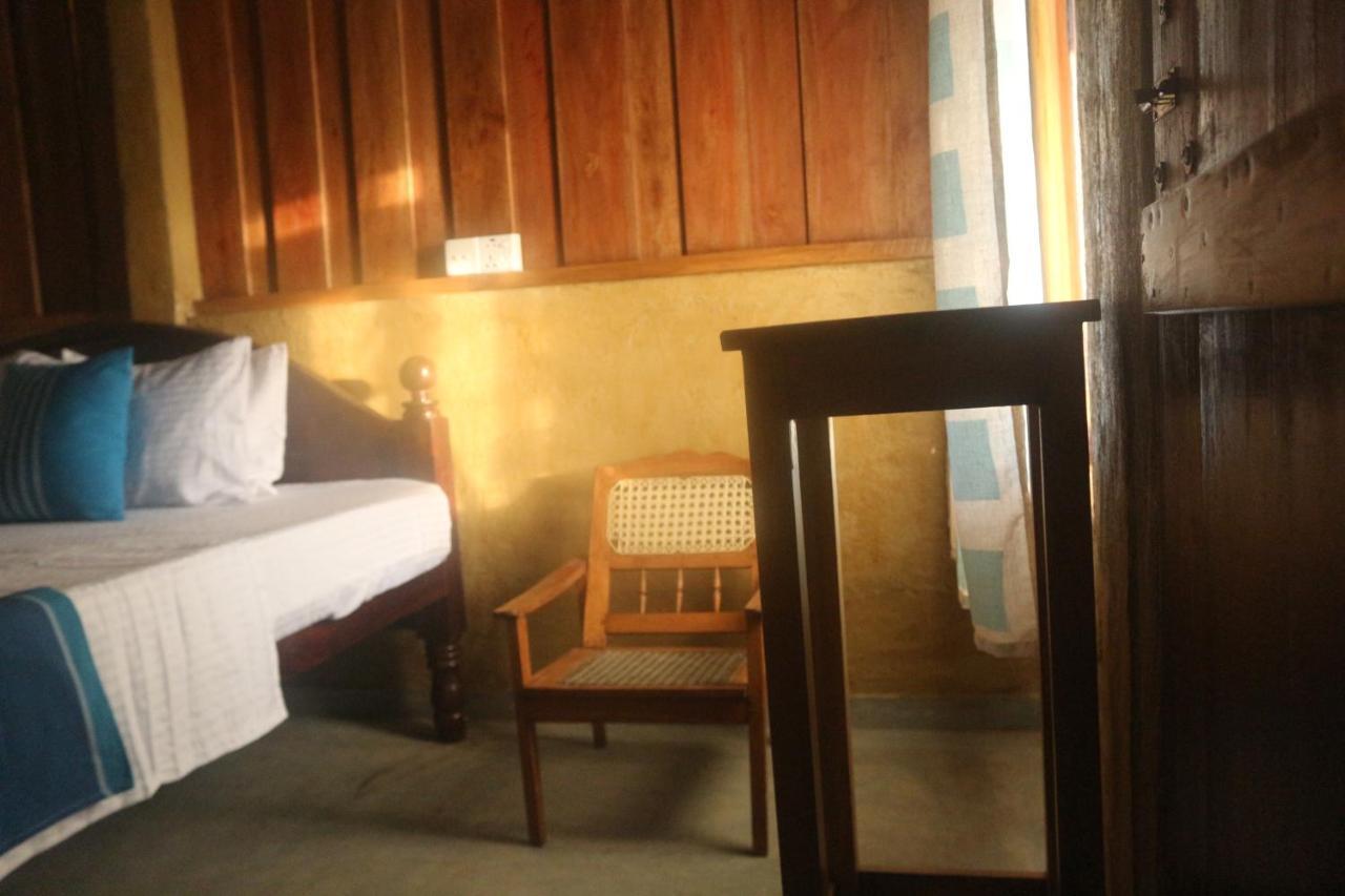 Beach Rip Rap Cabana And Guest Galle Exterior foto
