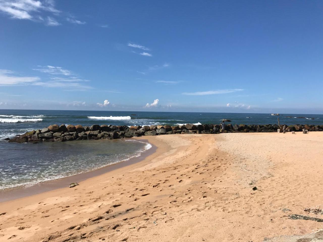 Beach Rip Rap Cabana And Guest Galle Exterior foto