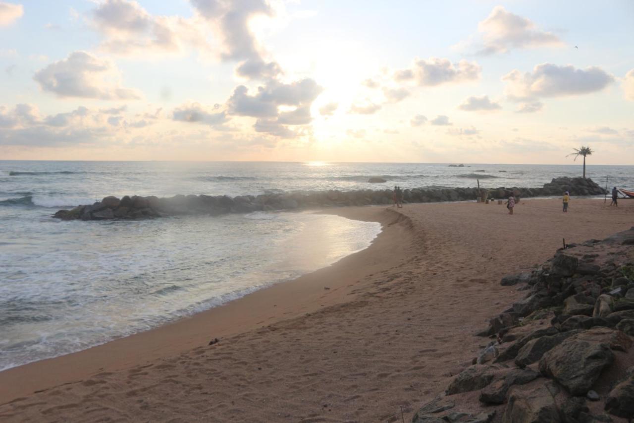 Beach Rip Rap Cabana And Guest Galle Exterior foto