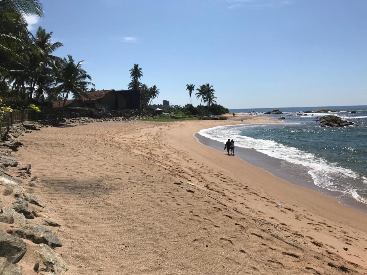 Beach Rip Rap Cabana And Guest Galle Exterior foto