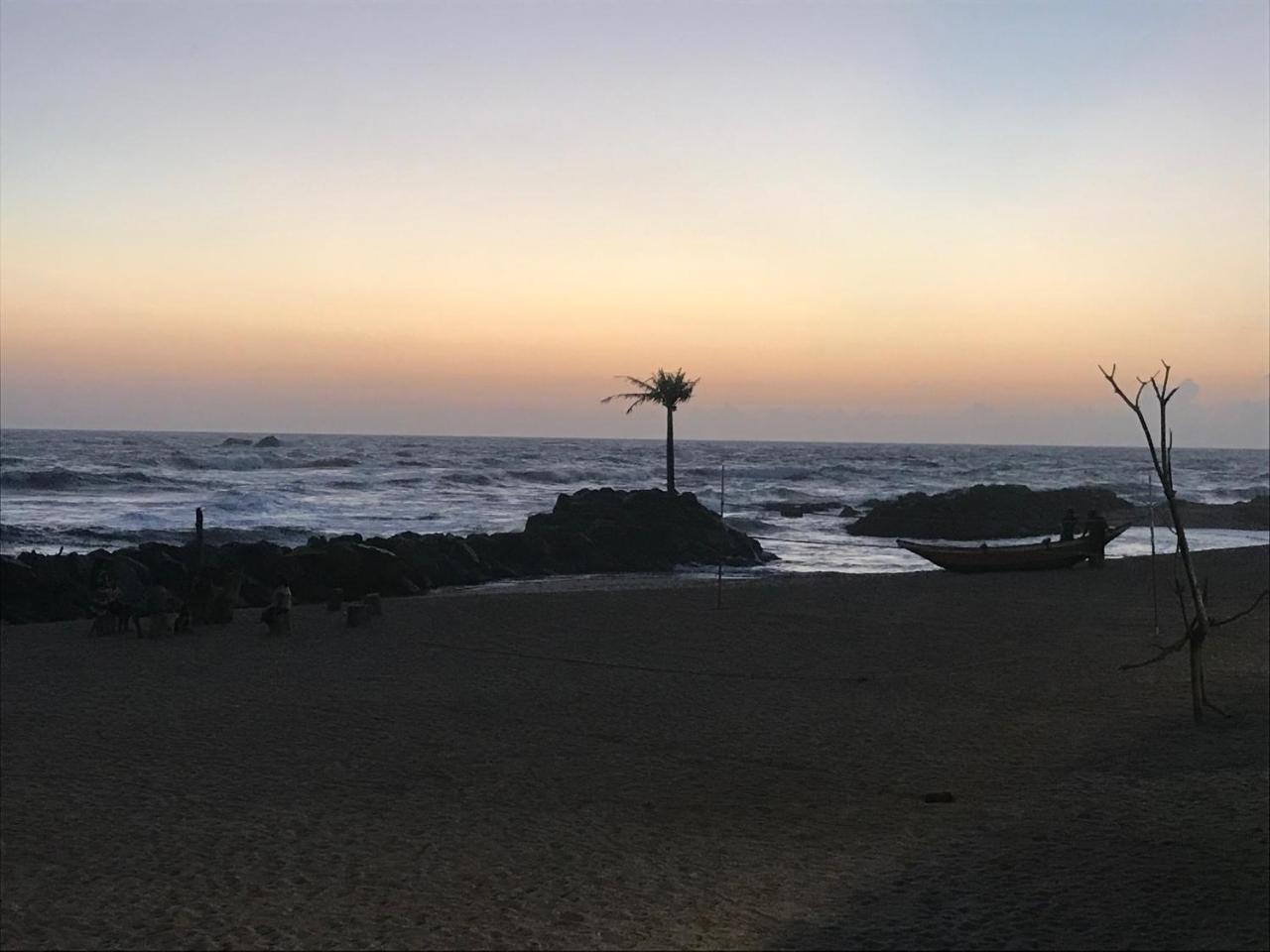 Beach Rip Rap Cabana And Guest Galle Exterior foto