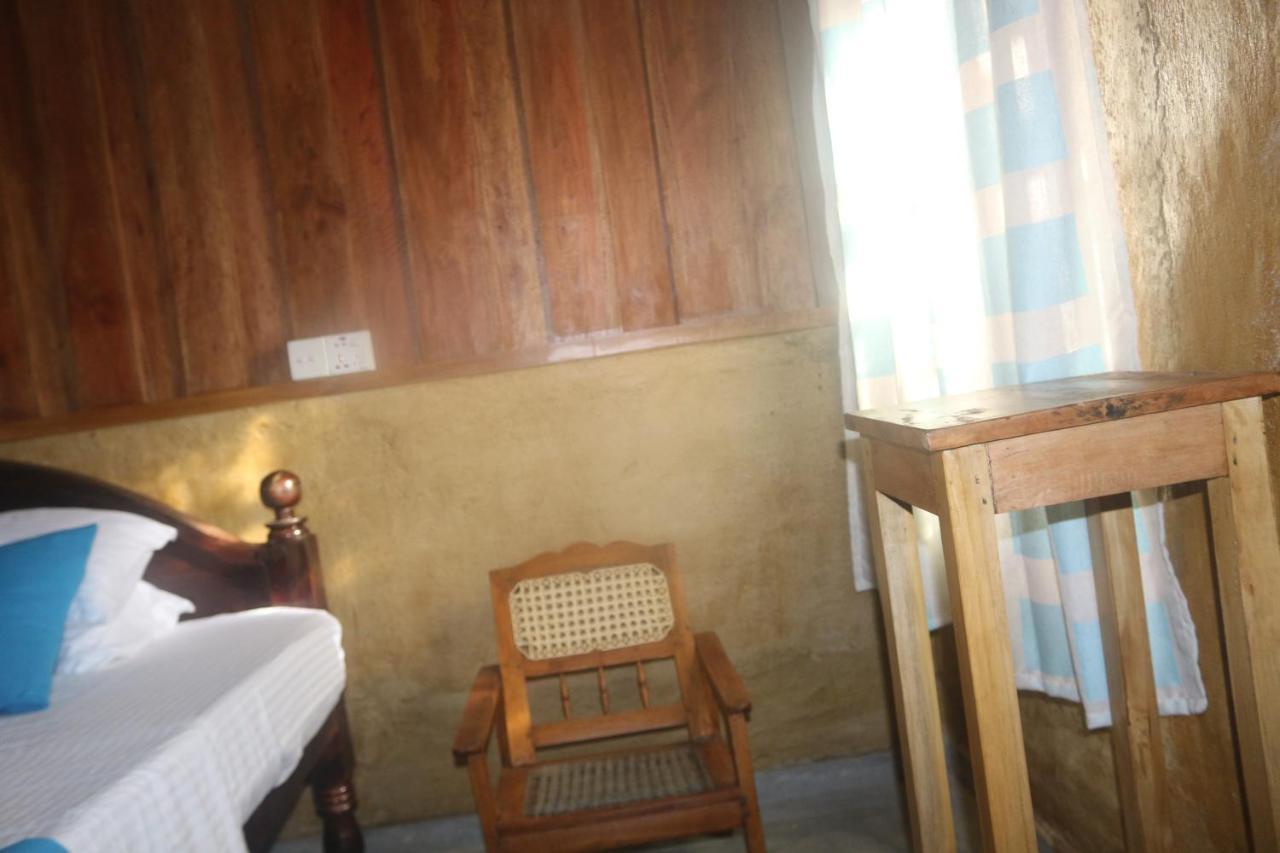 Beach Rip Rap Cabana And Guest Galle Exterior foto